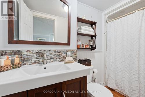 153 Montrose Street N, Cambridge, ON - Indoor Photo Showing Bathroom