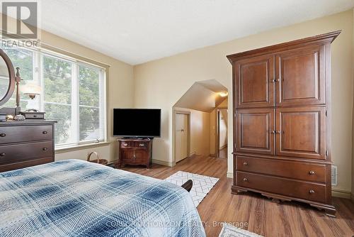153 Montrose Street N, Cambridge, ON - Indoor Photo Showing Bedroom