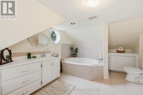 153 Montrose Street N, Cambridge, ON - Indoor Photo Showing Bathroom