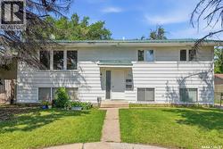 206 Carleton DRIVE  Saskatoon, SK S7H 4C1