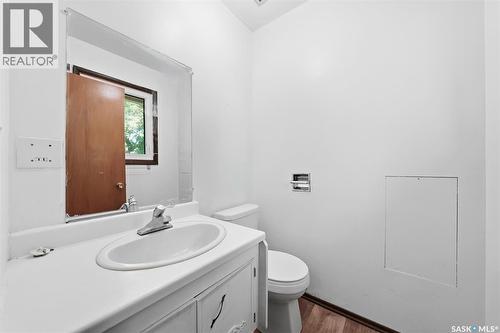 206 Carleton Drive, Saskatoon, SK - Indoor Photo Showing Bathroom