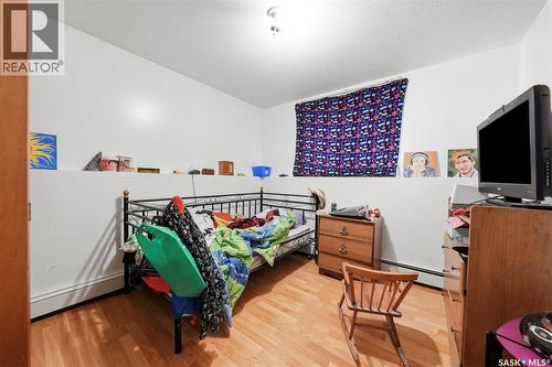 206 Carleton Drive, Saskatoon, SK - Indoor Photo Showing Bedroom