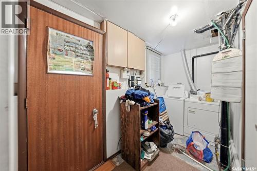 206 Carleton Drive, Saskatoon, SK - Indoor Photo Showing Laundry Room