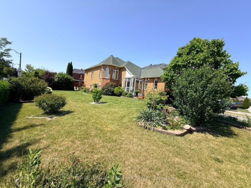 687 Twain Avenue, Mississauga, ON - Outdoor