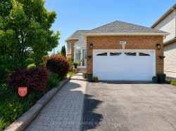687 Twain Avenue  Mississauga, ON L5W 1K7