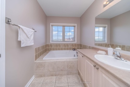 7 Bamboo Grove, Brampton, ON - Indoor Photo Showing Bathroom