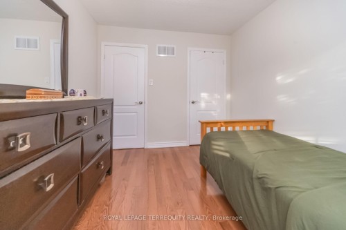 7 Bamboo Grove, Brampton, ON - Indoor Photo Showing Bedroom