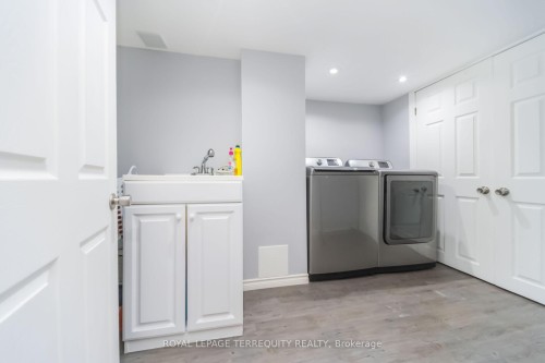 7 Bamboo Grove, Brampton, ON - Indoor Photo Showing Laundry Room