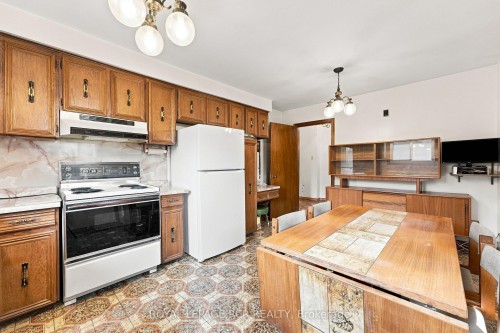 2795 Victoria Park Avenue, Toronto, ON - Indoor Photo Showing Kitchen
