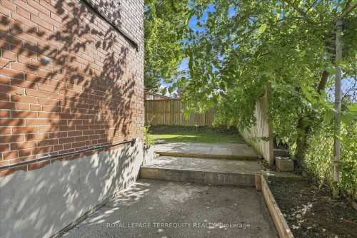 89 Benjamin Boulevard, Toronto, ON 