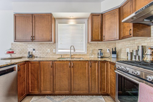 270 Springvalley Crescent, Hamilton, ON - Indoor Photo Showing Kitchen With Stainless Steel Kitchen With Double Sink