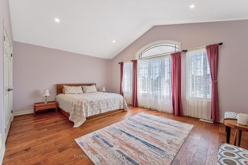 270 Springvalley Crescent, Hamilton, ON - Indoor Photo Showing Bedroom