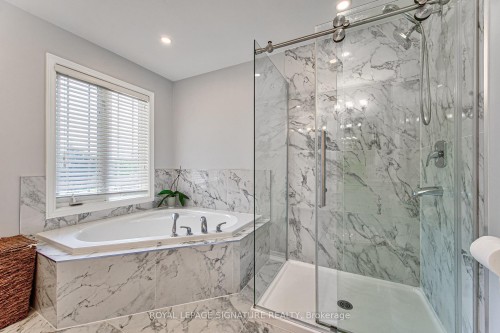 270 Springvalley Crescent, Hamilton, ON - Indoor Photo Showing Bathroom