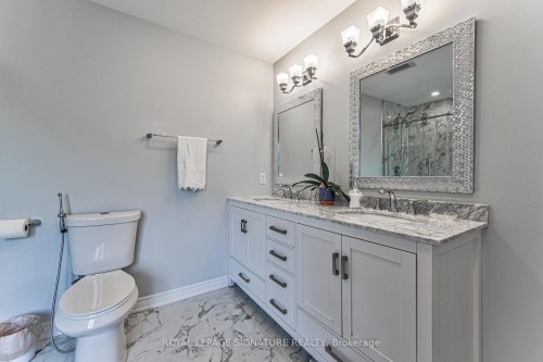 270 Springvalley Crescent, Hamilton, ON - Indoor Photo Showing Bathroom