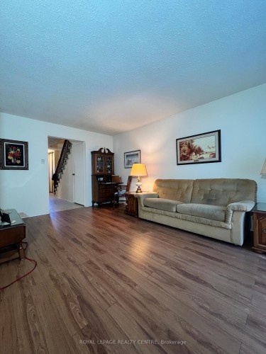 4156 Wheelwright Crescent, Mississauga, ON - Indoor Photo Showing Living Room