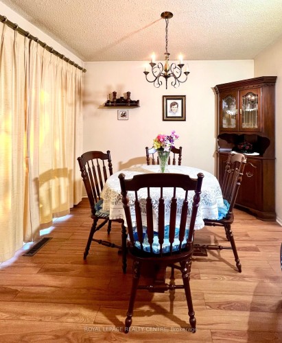 4156 Wheelwright Crescent, Mississauga, ON - Indoor Photo Showing Dining Room