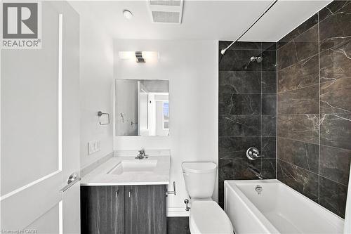 101 Golden Eagle Road Unit# 215, Waterloo, ON - Indoor Photo Showing Bathroom