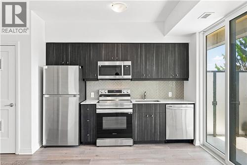 101 Golden Eagle Road Unit# 215, Waterloo, ON - Indoor Photo Showing Kitchen
