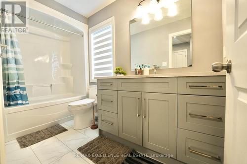 130 Byers Street, London South, ON - Indoor Photo Showing Bathroom