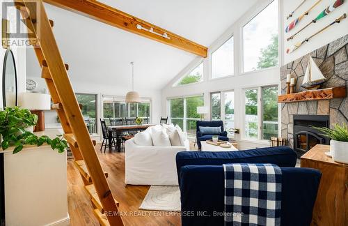 140 Rachels Lane, Huntsville, ON - Indoor With Fireplace