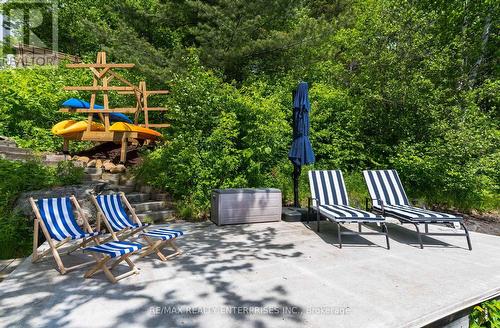 7 kayaks, 2 SUPs, lots of lifejackets included - 140 Rachels Lane, Huntsville, ON - Outdoor