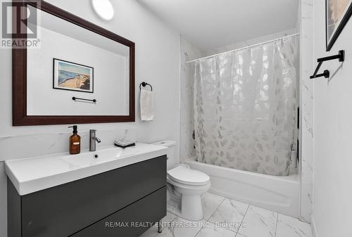 24 Charles Street, Port Colborne, ON - Indoor Photo Showing Bathroom