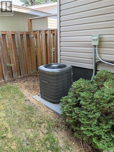 348 Myrtle Avenue, Yorkton, SK - Outdoor With Exterior