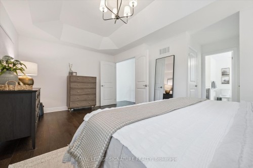 38 Scott Boulevard, Milton, ON - Indoor Photo Showing Bedroom