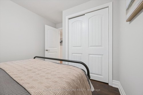 38 Scott Boulevard, Milton, ON - Indoor Photo Showing Bedroom