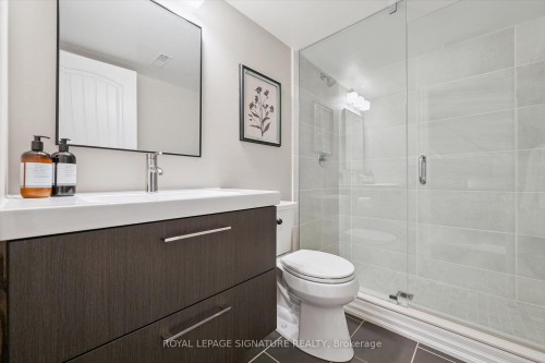 38 Scott Boulevard, Milton, ON - Indoor Photo Showing Bathroom