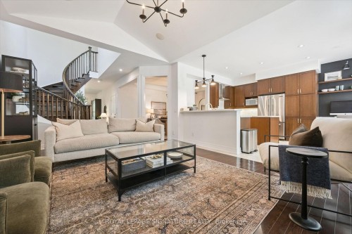 38 Scott Boulevard, Milton, ON - Indoor Photo Showing Other Room