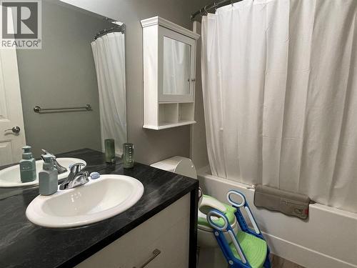 8221 19A Street, Dawson Creek, BC - Indoor Photo Showing Bathroom
