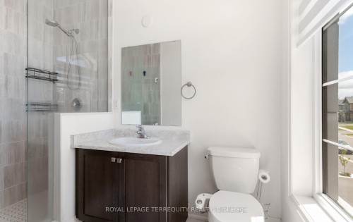 242 Factor Street, Vaughan, ON - Indoor Photo Showing Bathroom
