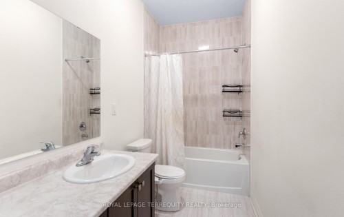 242 Factor Street, Vaughan, ON - Indoor Photo Showing Bathroom