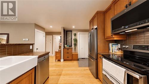 8 Mcquarrie Blvd., Gore Bay, ON - Indoor Photo Showing Kitchen