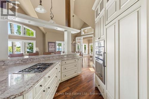 161 Town Line Road E, Huntsville (Chaffey), ON - Indoor Photo Showing Kitchen With Upgraded Kitchen