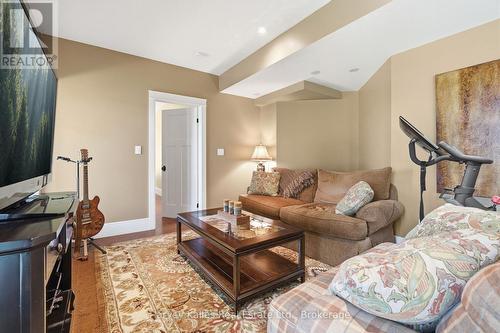 161 Town Line Road E, Huntsville (Chaffey), ON - Indoor Photo Showing Living Room