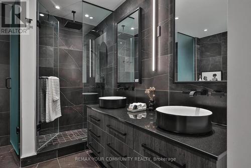 208 - 280 Howland Avenue, Toronto, ON - Indoor Photo Showing Bathroom
