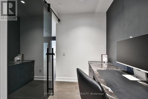 208 - 280 Howland Avenue, Toronto, ON - Indoor