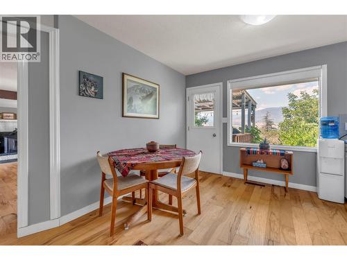707 Ross Avenue, Penticton, BC - Indoor Photo Showing Dining Room