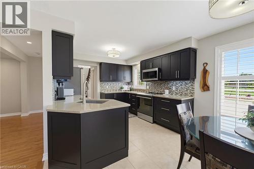 314 Brigadoon Drive, Hamilton, ON - Indoor Photo Showing Kitchen With Upgraded Kitchen