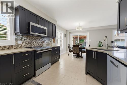 314 Brigadoon Drive, Hamilton, ON - Indoor Photo Showing Kitchen With Upgraded Kitchen