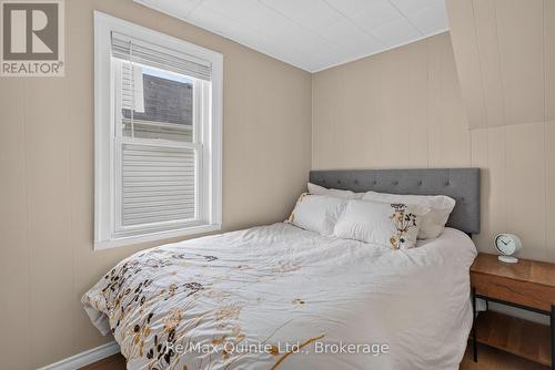 55 George Street, Belleville (Belleville Ward), ON - Indoor Photo Showing Bedroom