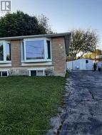 UPPER - 807 GREENFIELD CRESCENT Newmarket, ON L3Y 3B2