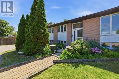 1392 Rebecca Street, Oakville, ON - Outdoor