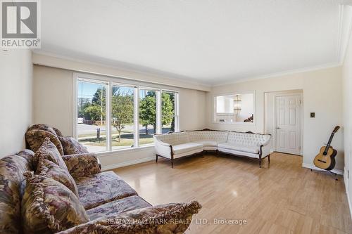 1392 Rebecca Street, Oakville, ON - Indoor Photo Showing Living Room