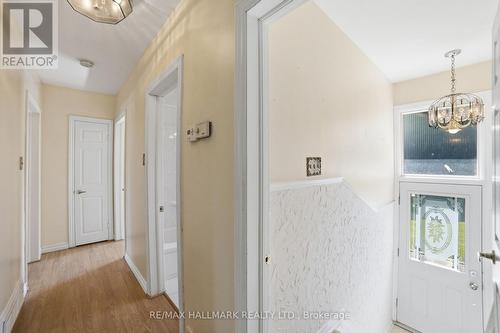 1392 Rebecca Street, Oakville, ON - Indoor
