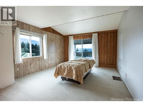 6350 Lakeshore Drive Ne, Salmon Arm, BC - Indoor Photo Showing Bedroom