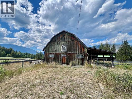 6350 Lakeshore Drive Ne, Salmon Arm, BC - Outdoor