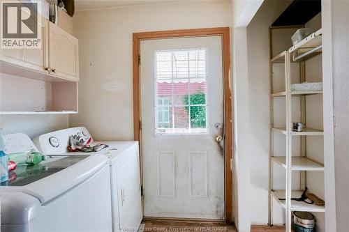 371 Laporte, Windsor, ON - Indoor Photo Showing Laundry Room